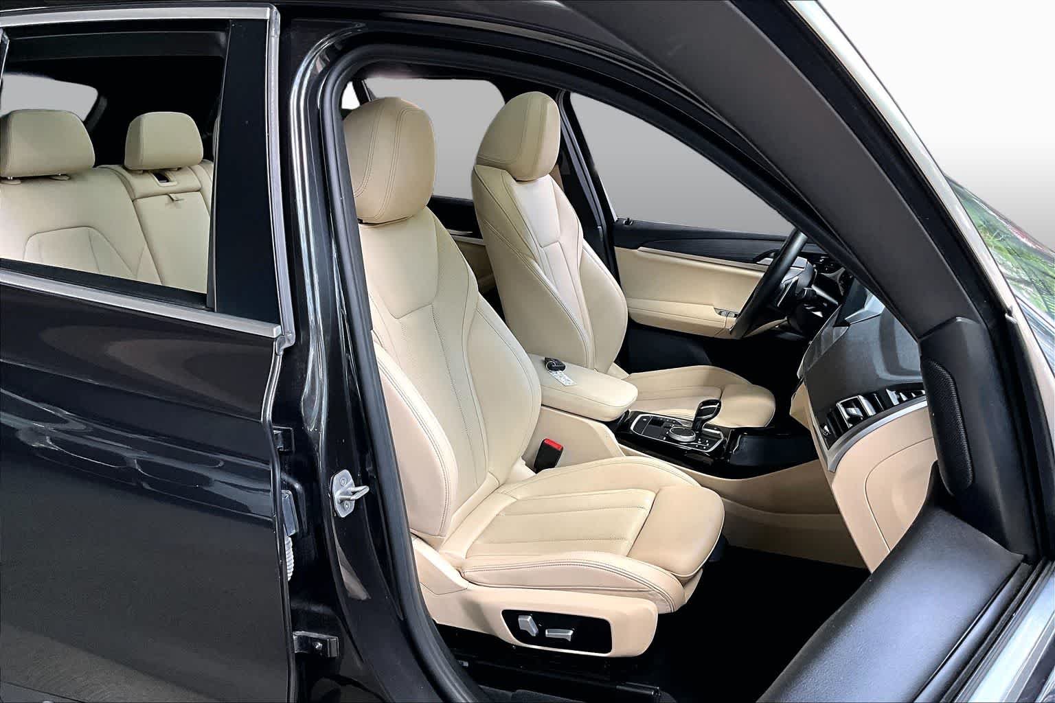 Used 2022 Jet Black BMW sDrive30i image 9