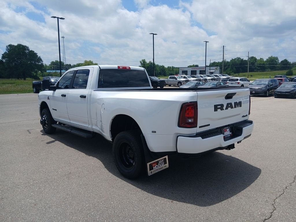 New 2026 Bright White Clear-Coat Exterior Paint RAM Big Horn image 6