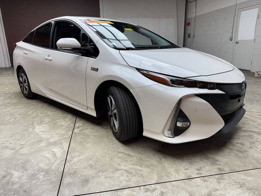 Used 2019 White Toyota Advanced image 6