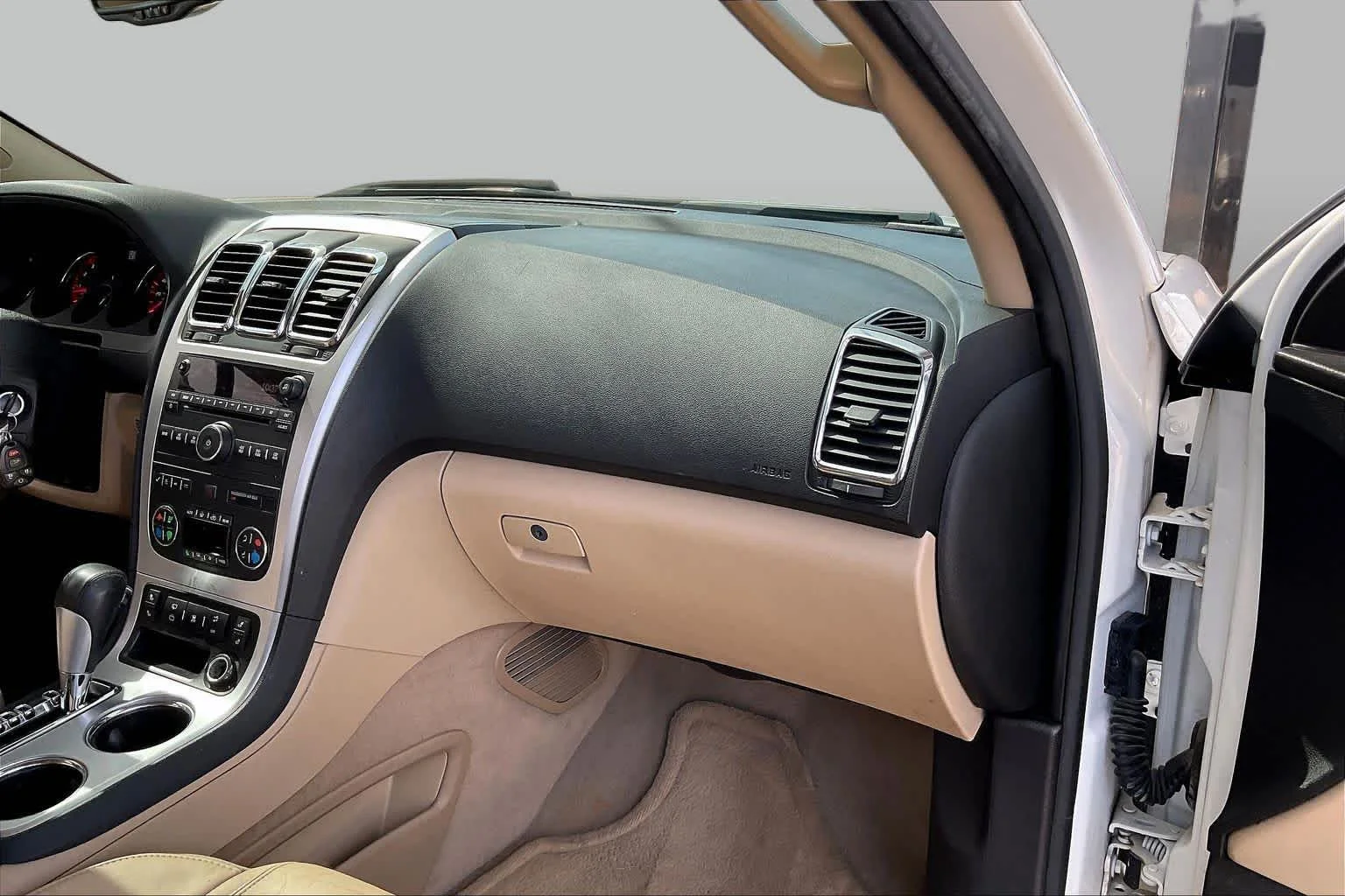 Used 2011 Summit White GMC SLT1 image 17
