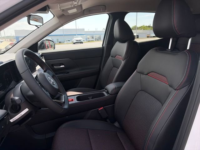 New 2026 Aspen White TriCoat / Super Black Two-tone Nissan SR image 17