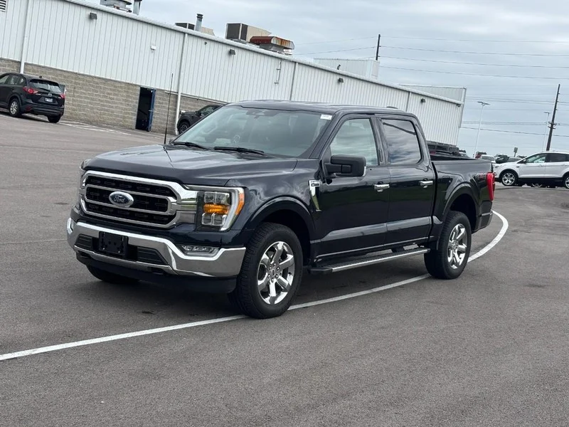 Used 2023 Antimatter Blue Metallic Ford XLT image 7