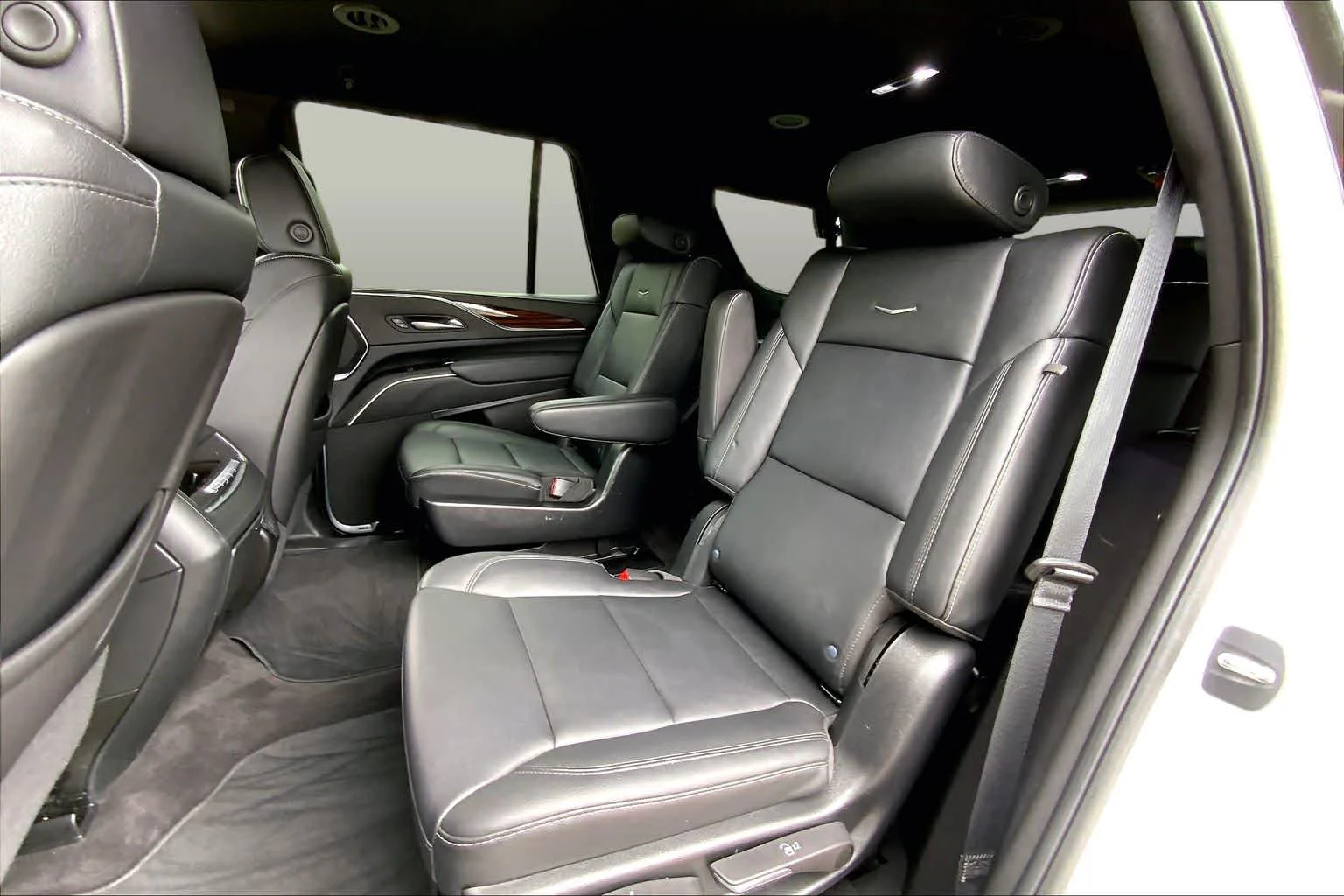Used 2023 Crystal White Tricoat Cadillac 4WD Luxury image 20
