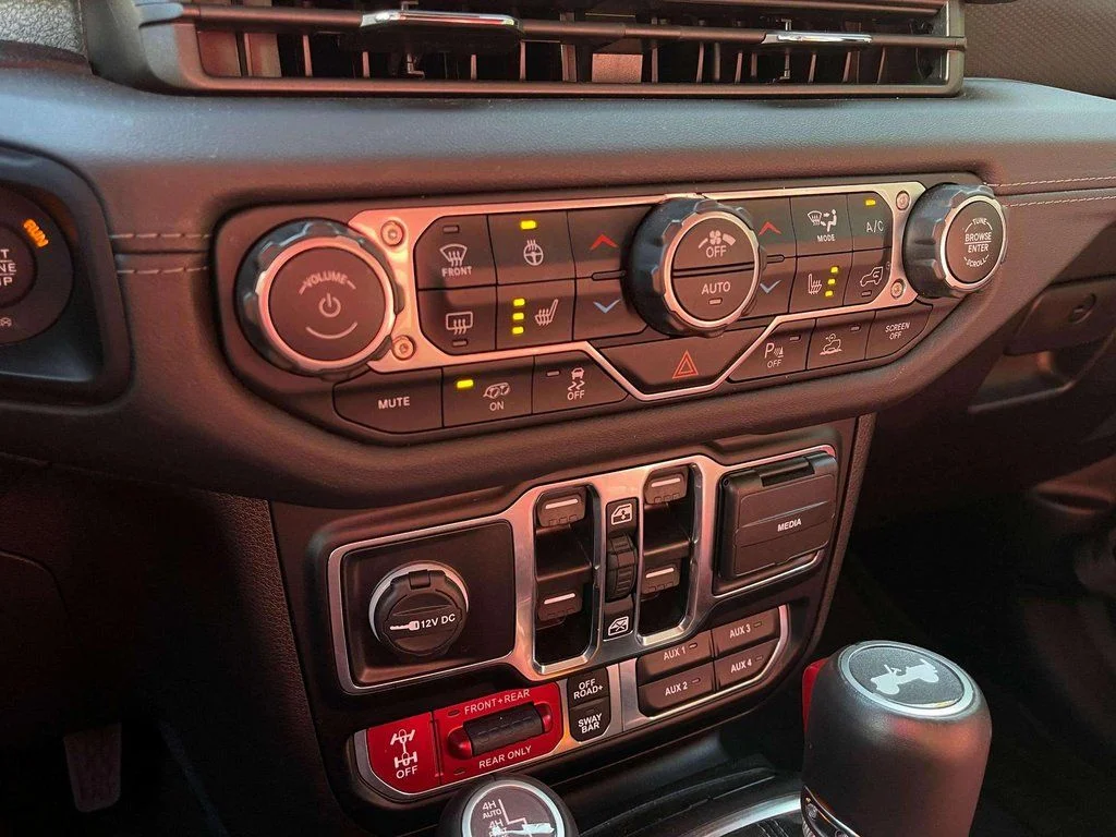 2024 Jeep Wrangler 4-Door Rubicon 392 - Photo 12