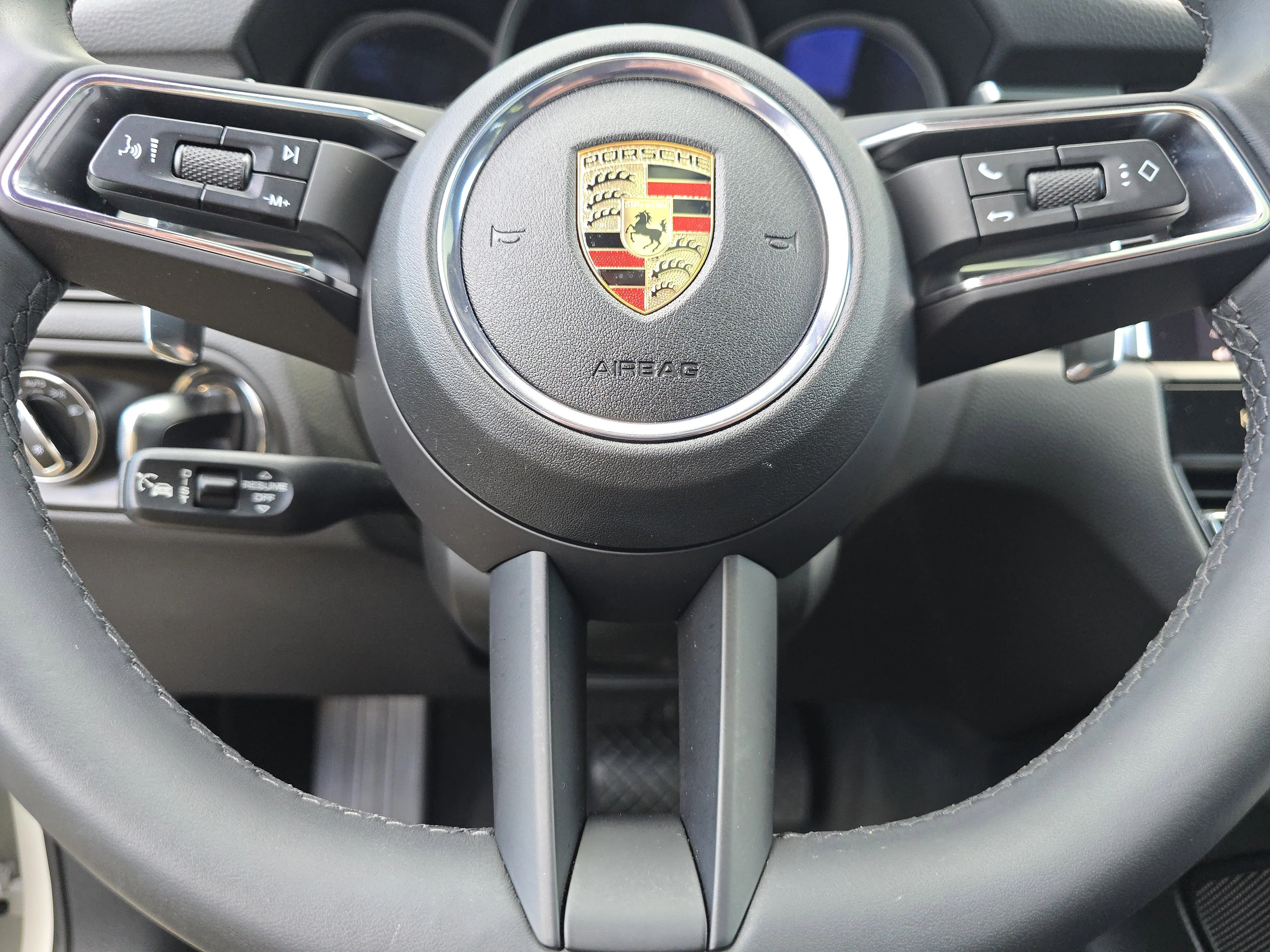 2025 Porsche Macan T - Photo 20