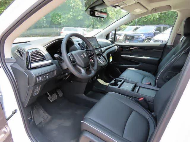 New 2026 Platinum White Pearl Honda Touring image 2