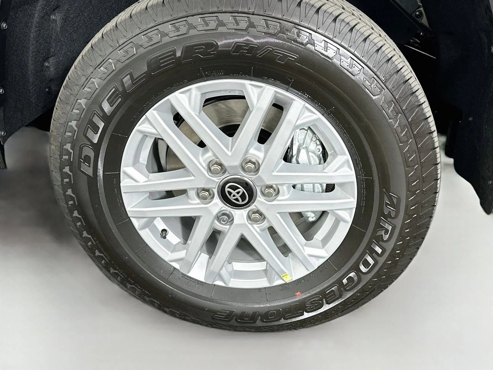 New 2026 Midnight Black Metallic Toyota  SR5 image 31