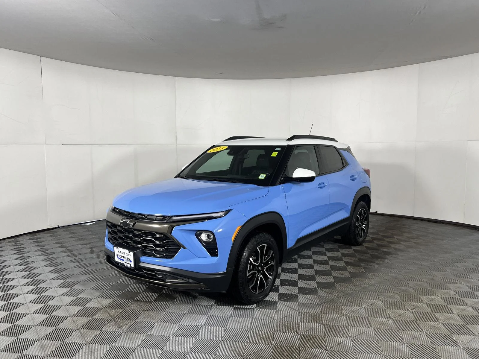 Used 2024 Fountain Blue Chevrolet ACTIV image 24