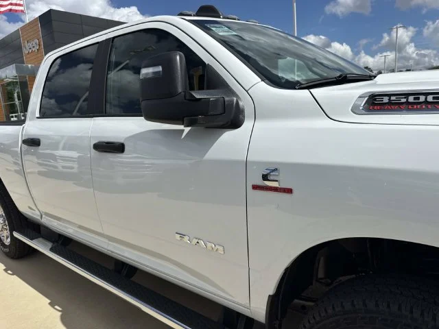 New 2027 Bright White Clear-Coat Exterior Paint RAM Big Horn image 23