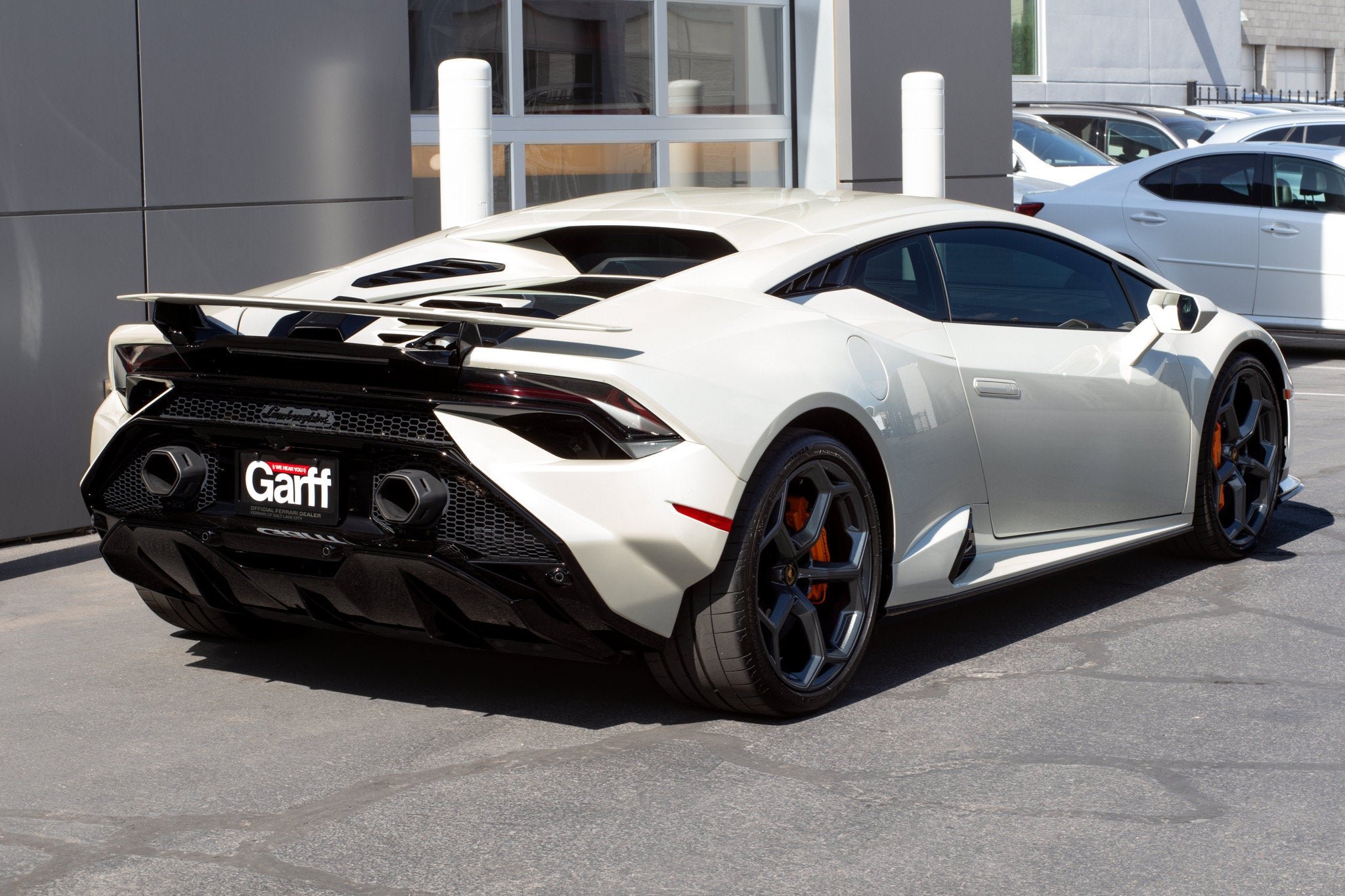 Used 2024 White Lamborghini Coupe image 6