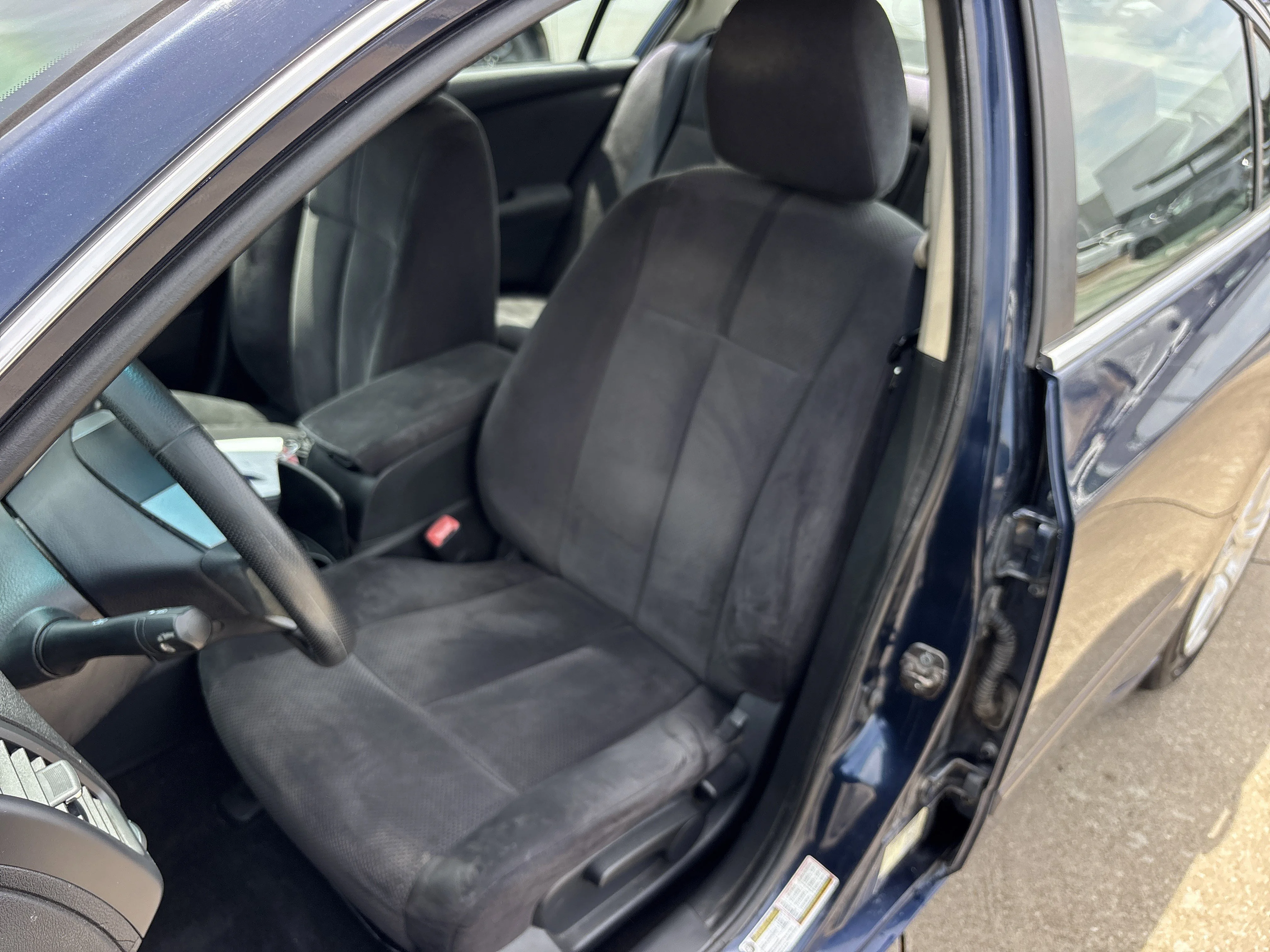 Used 2009 Navy Blue Metallic Nissan 2.5 S image 19