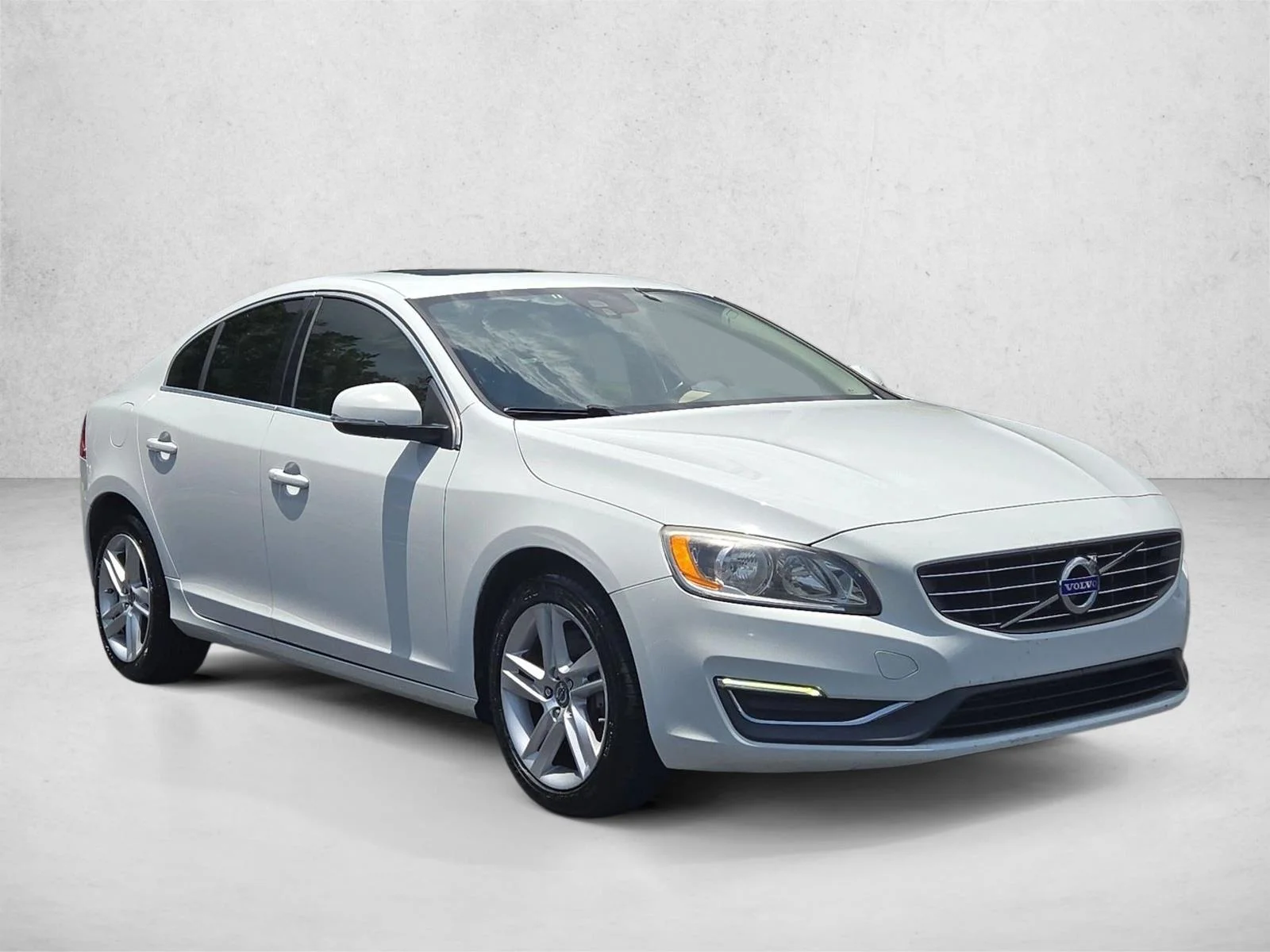 Used 2014 Ice White Volvo T5 Premier image 3