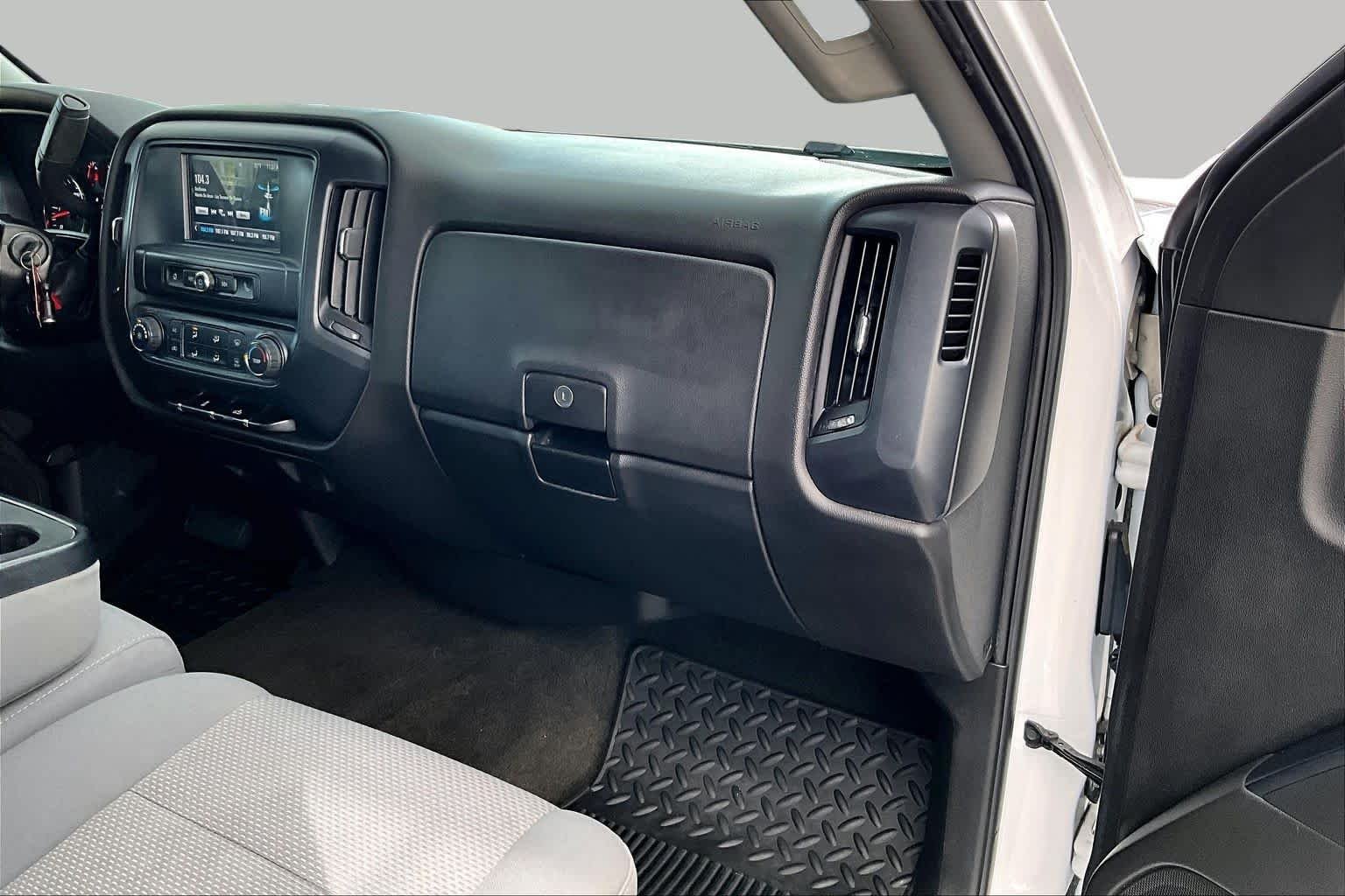 Used 2017 Summit White Chevrolet Custom image 19
