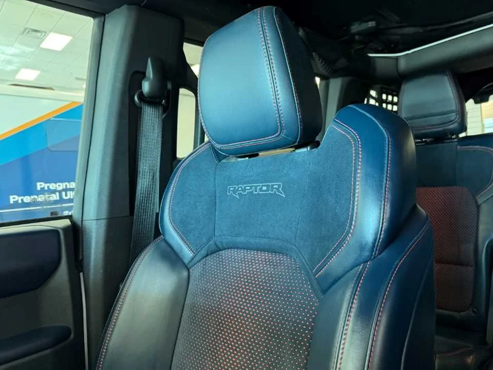 Used 2024  FORD  image 34