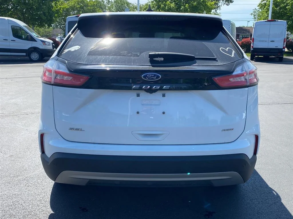 Used 2023 Oxford White Ford SEL image 9