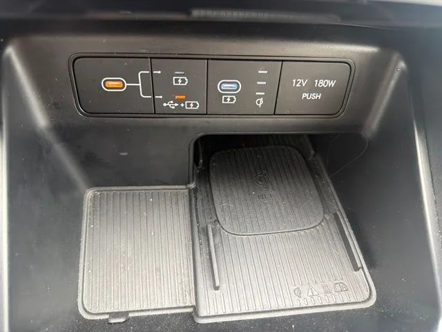 Used 2025 Red Hyundai SEL image 19