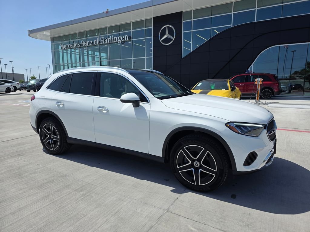 New 2026 Polar White Mercedes-Benz GLC 300 image 1