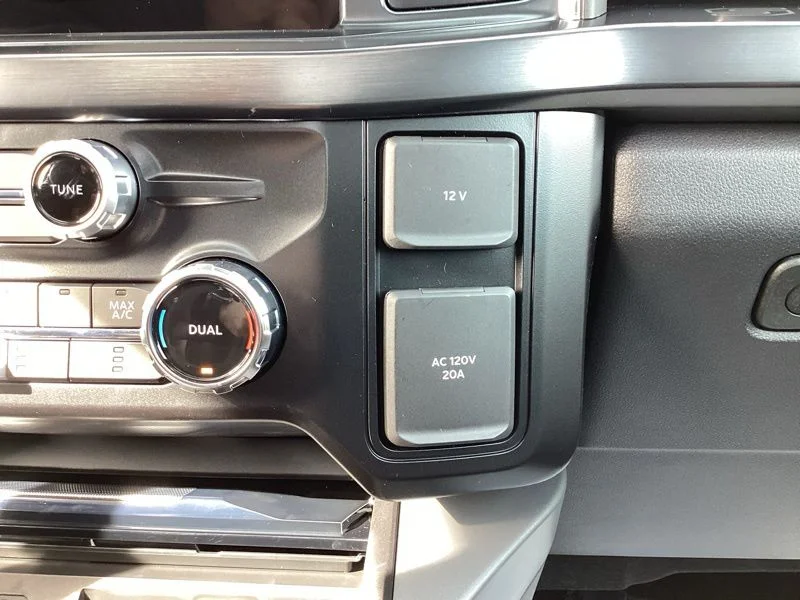 New 2026 Star White Metallic Tri-Coat Ford F-350® Lariat® image 42