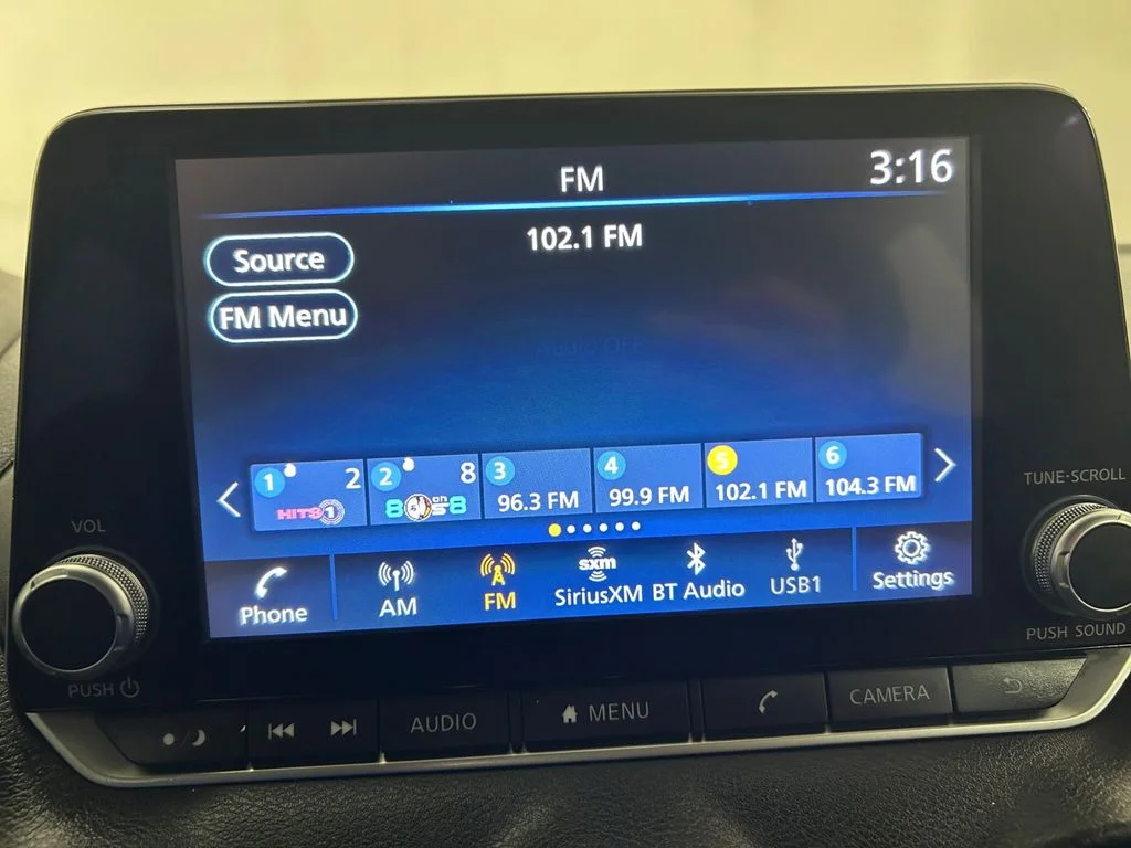 Used 2023 White Nissan SV image 11