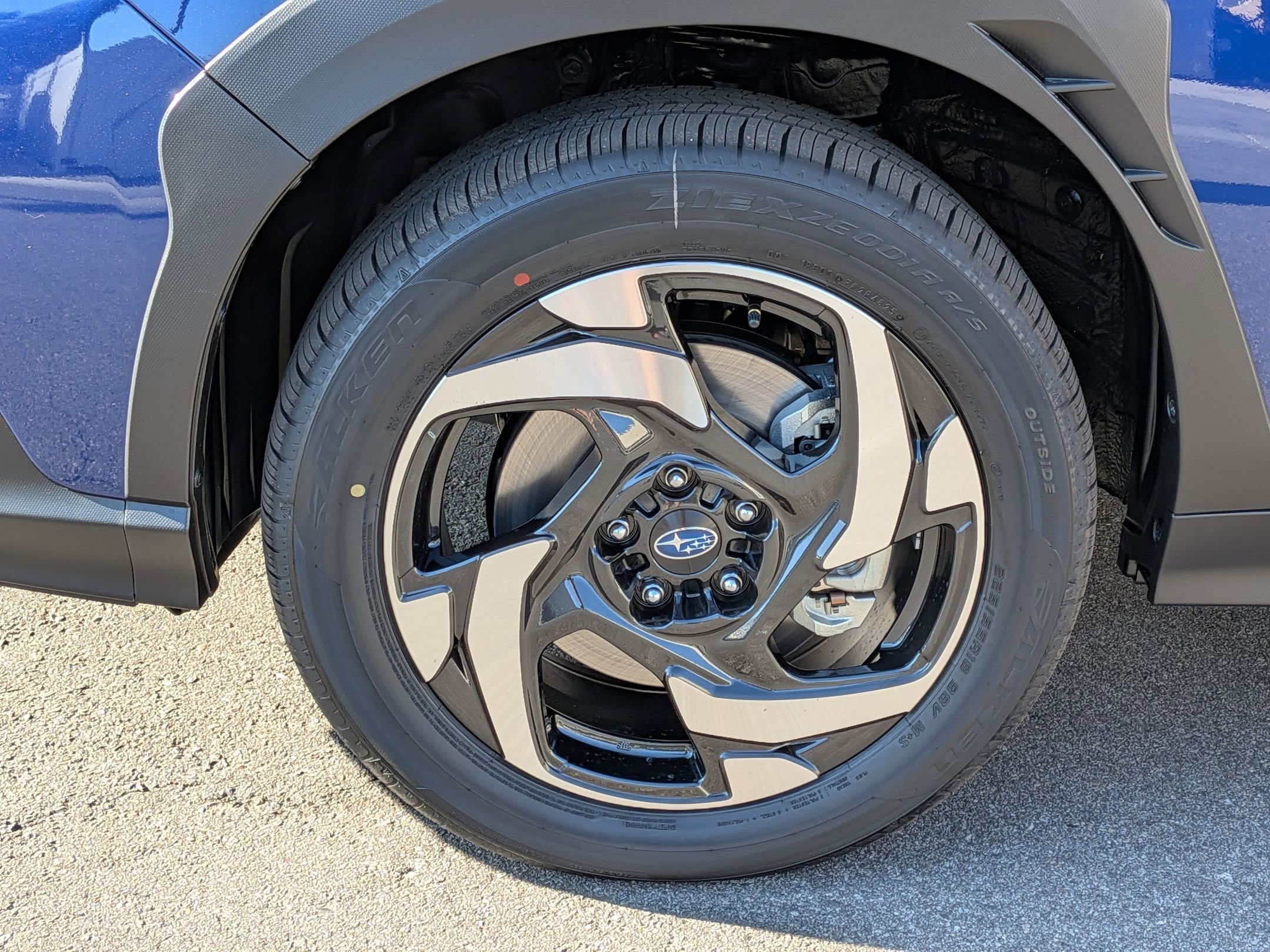 New 2026 SAPPHIRE BLUE PEARL Subaru Limited Hybrid image 14