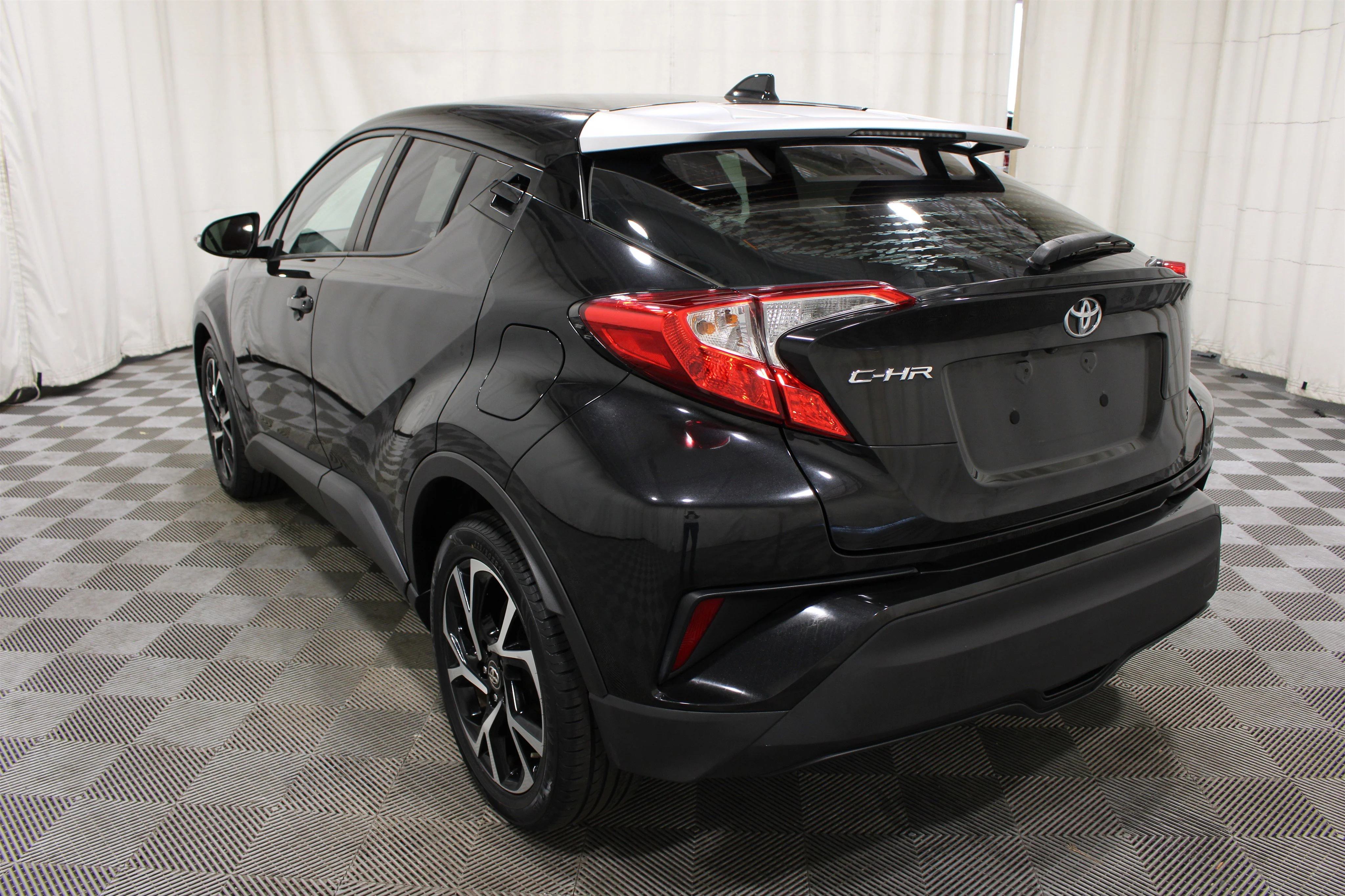 2019 Toyota C-HR XLE - Photo 31