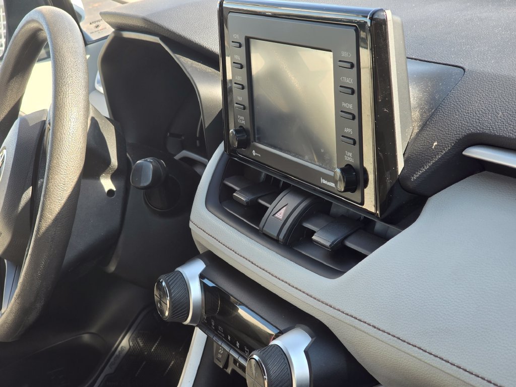 Certified Used 2022 White Toyota XLE image 15