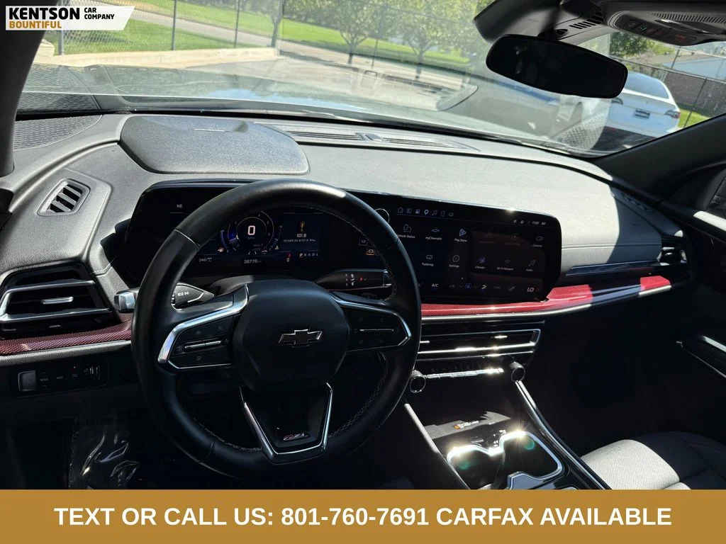 Used 2025 Gray Chevrolet Z71 image 28