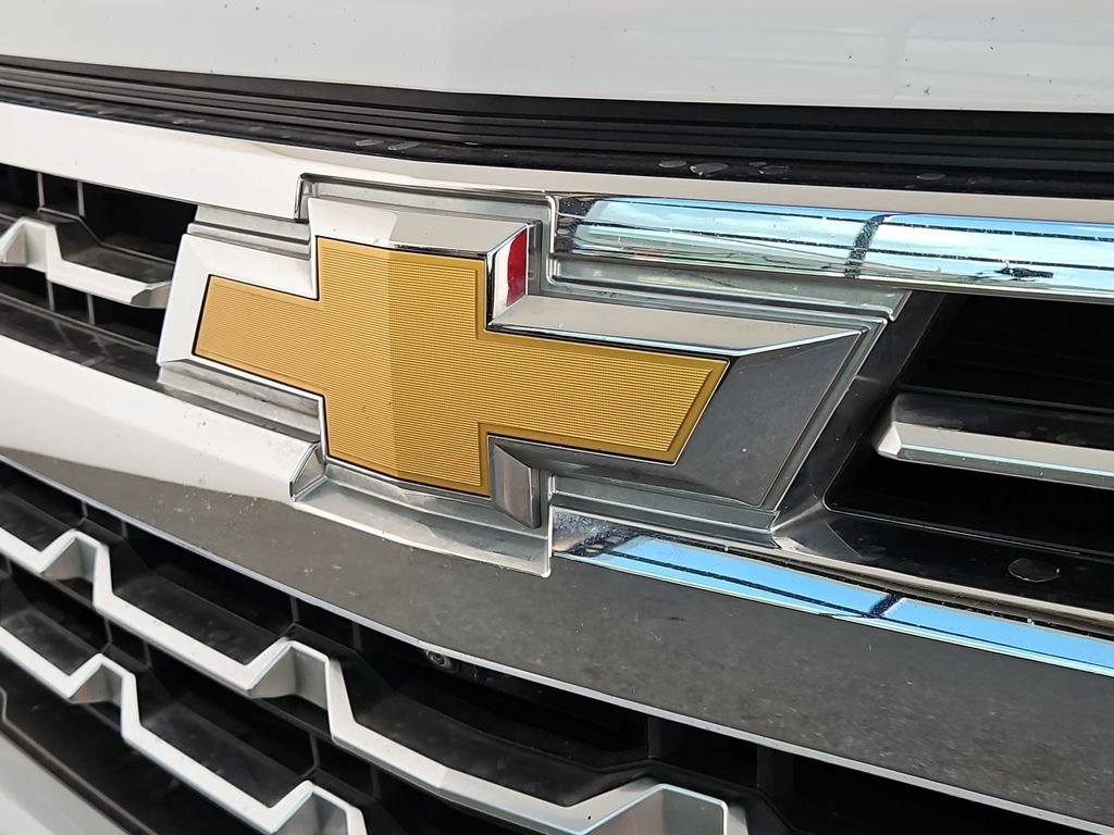 Used 2023 Iridescent Pearl Tricoat Chevrolet LTZ image 37