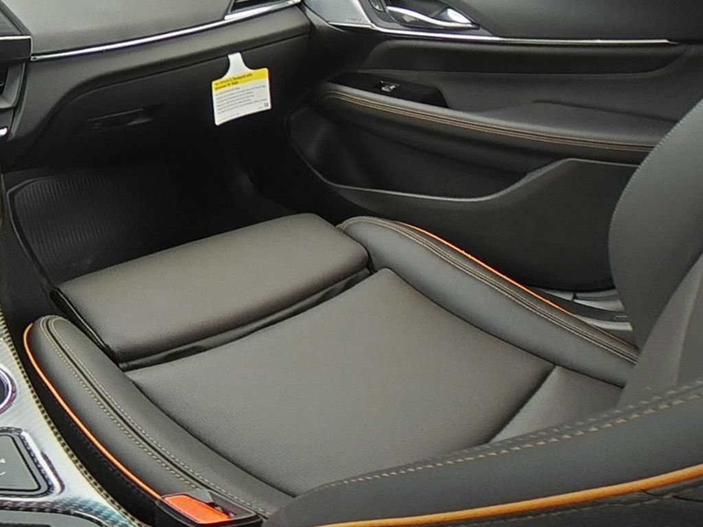 2025 Cadillac CT4 V-Series - Photo 14