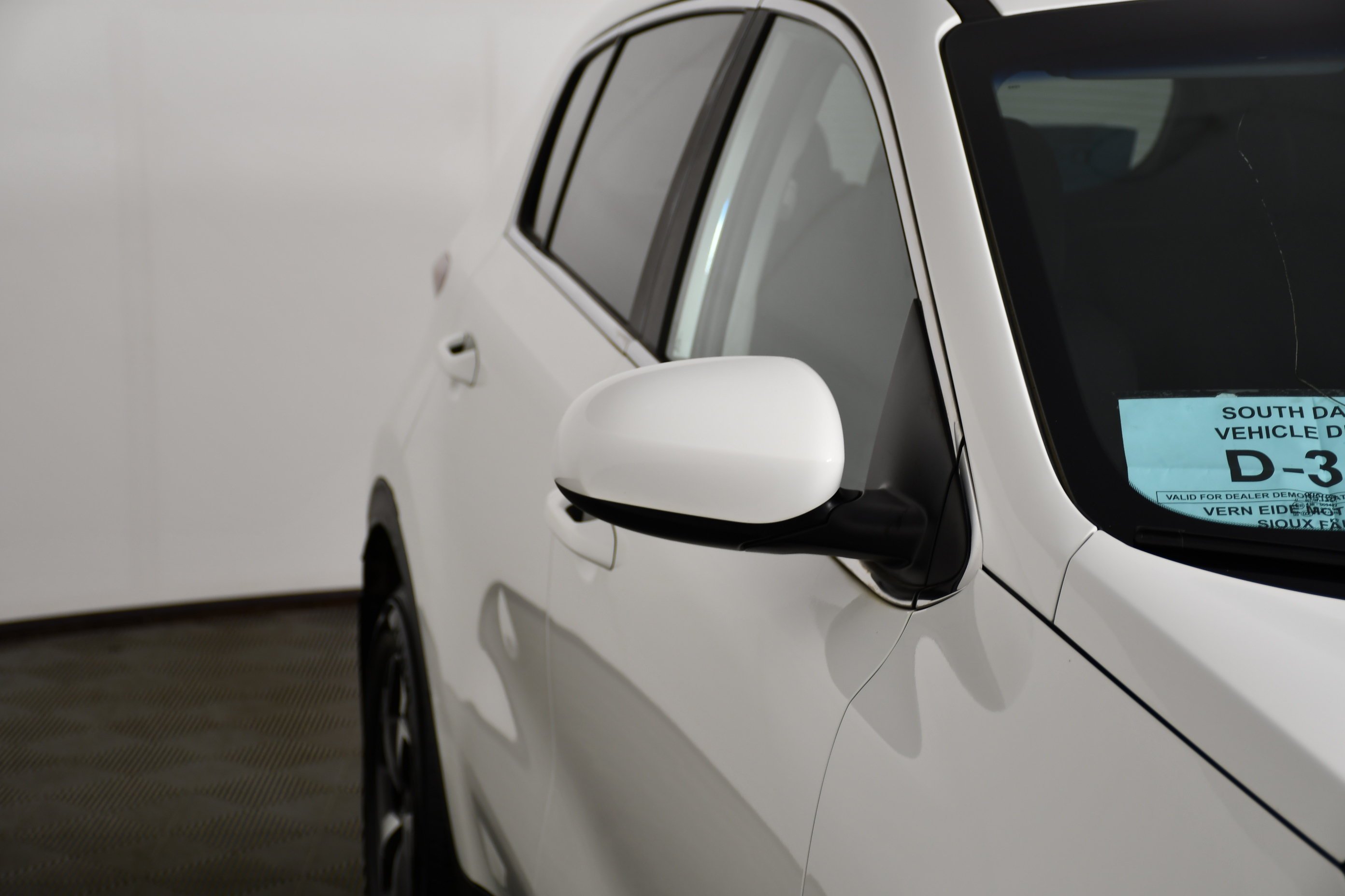 Used 2021 Clear White Kia LX image 14