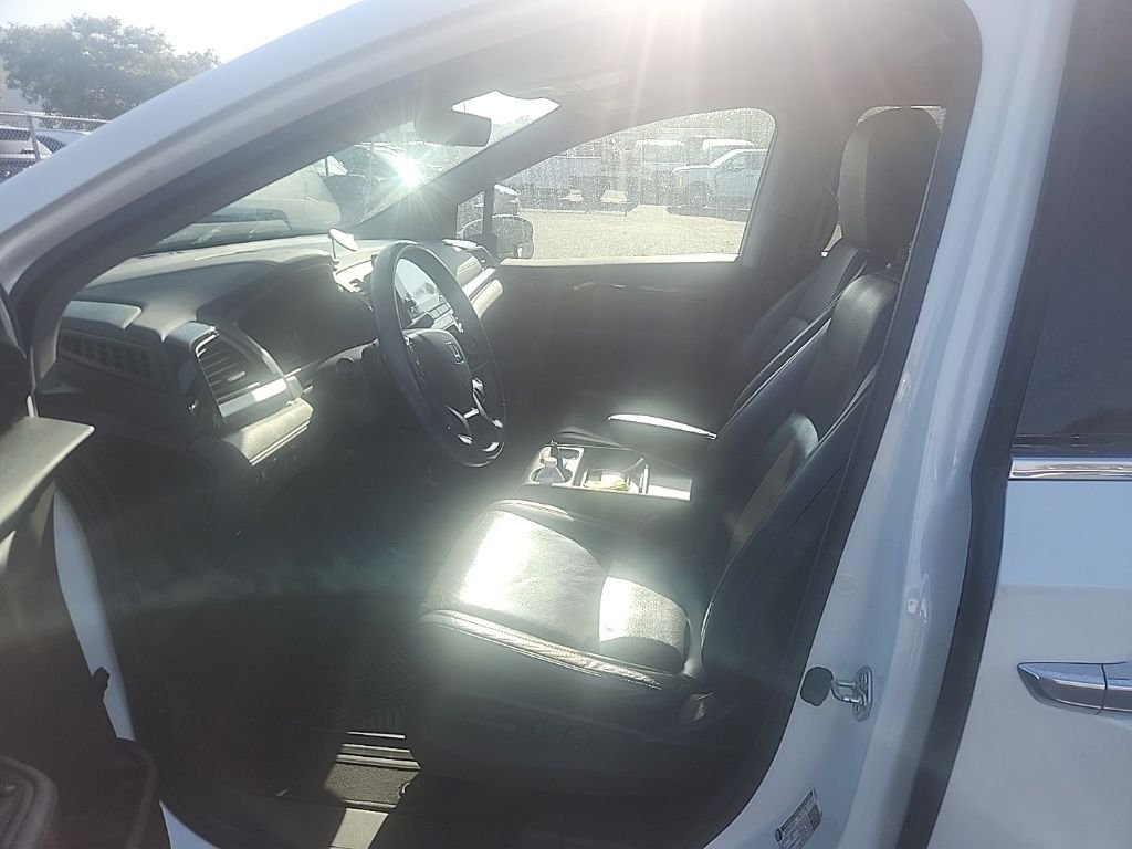 Used 2018 White Honda Elite image 19