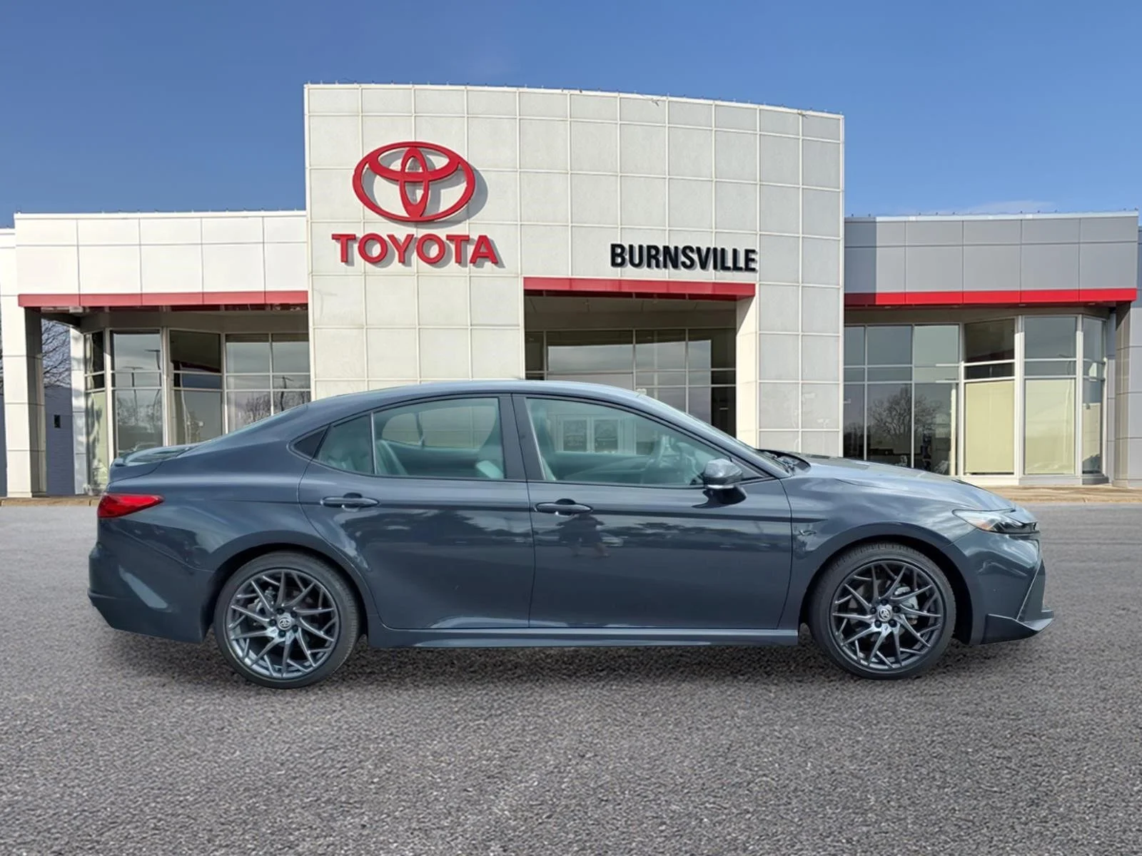 Certified Used 2025  Toyota SE image 2