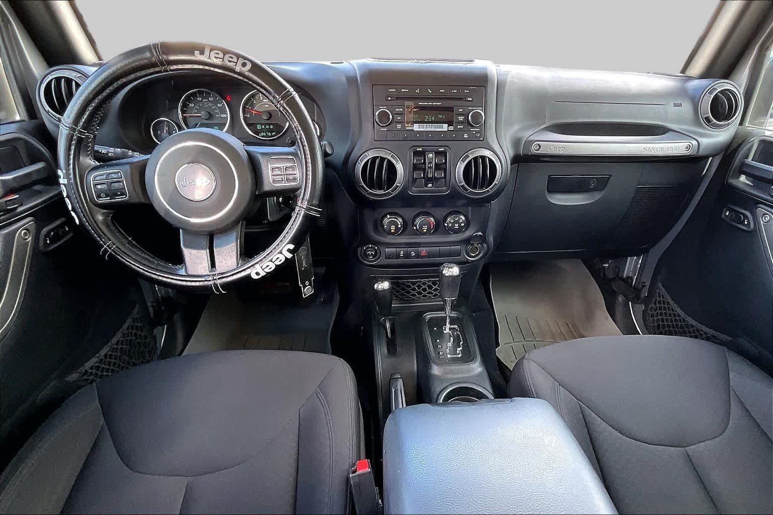 Used 2017 Billet Silver Metallic Clearcoat Jeep Sport image 14