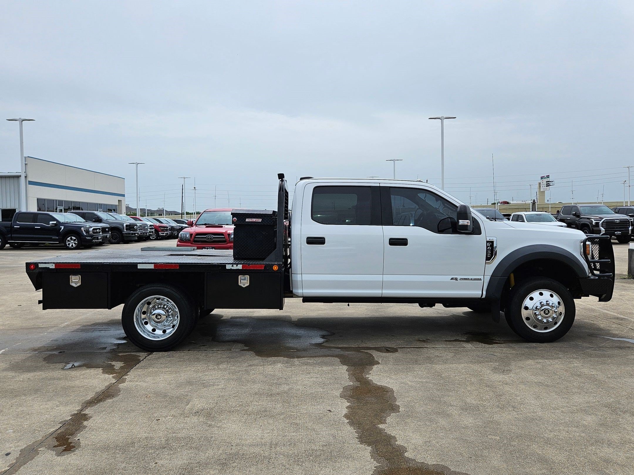 Used 2020 Oxford White Ford XLT image 2