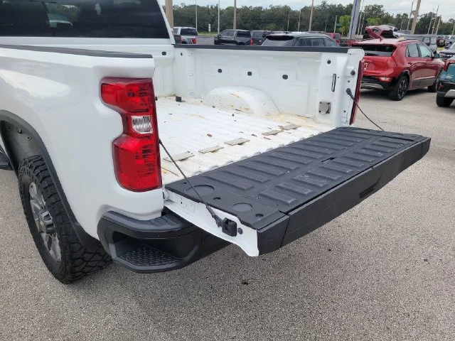 Used 2024 White Chevrolet Custom image 12