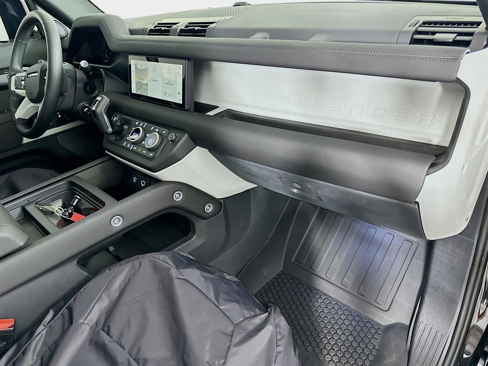 Used 2024 White Frost Land Rover S image 28