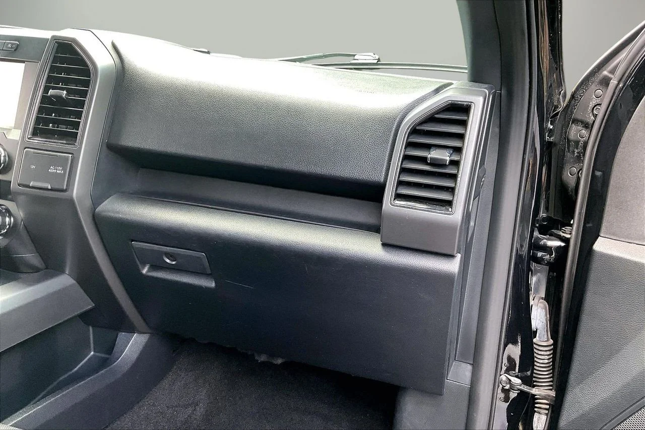 Used 2020 Black Ford XLT image 19