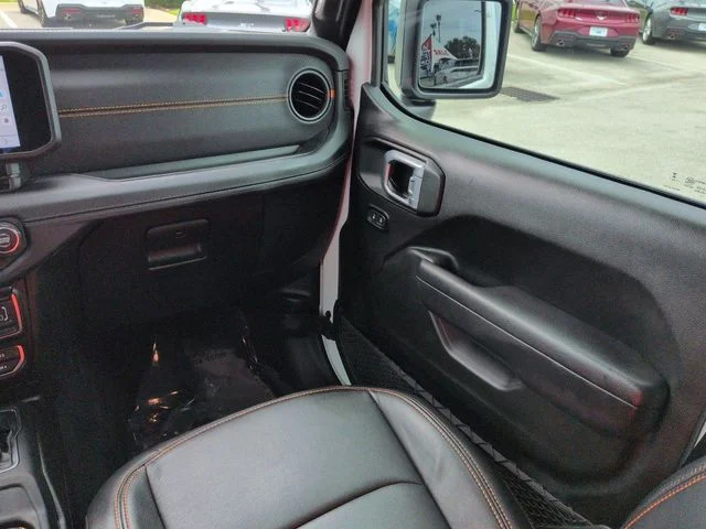Certified Used 2024 Bright White Clearcoat Jeep Mojave image 17