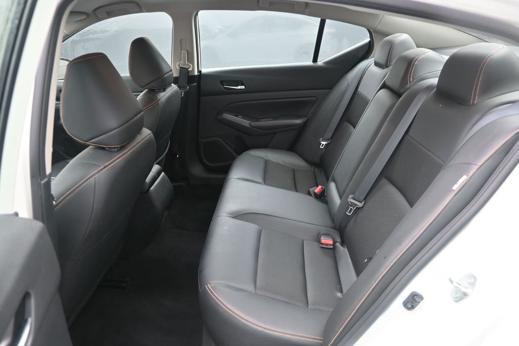 Used 2022 White Nissan 2.5 SR image 12