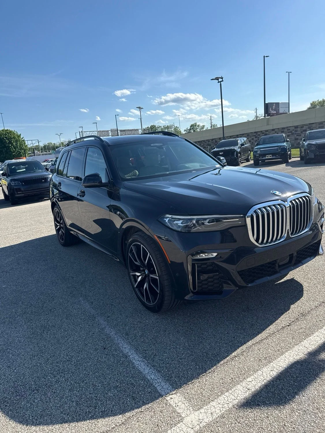 Used 2019 Black BMW xDrive40i image 10