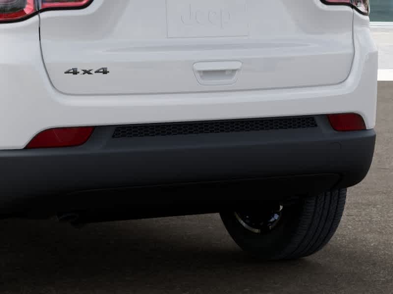 New 2026 Bright White Clear-Coat Exterior Paint Jeep Latitude image 13