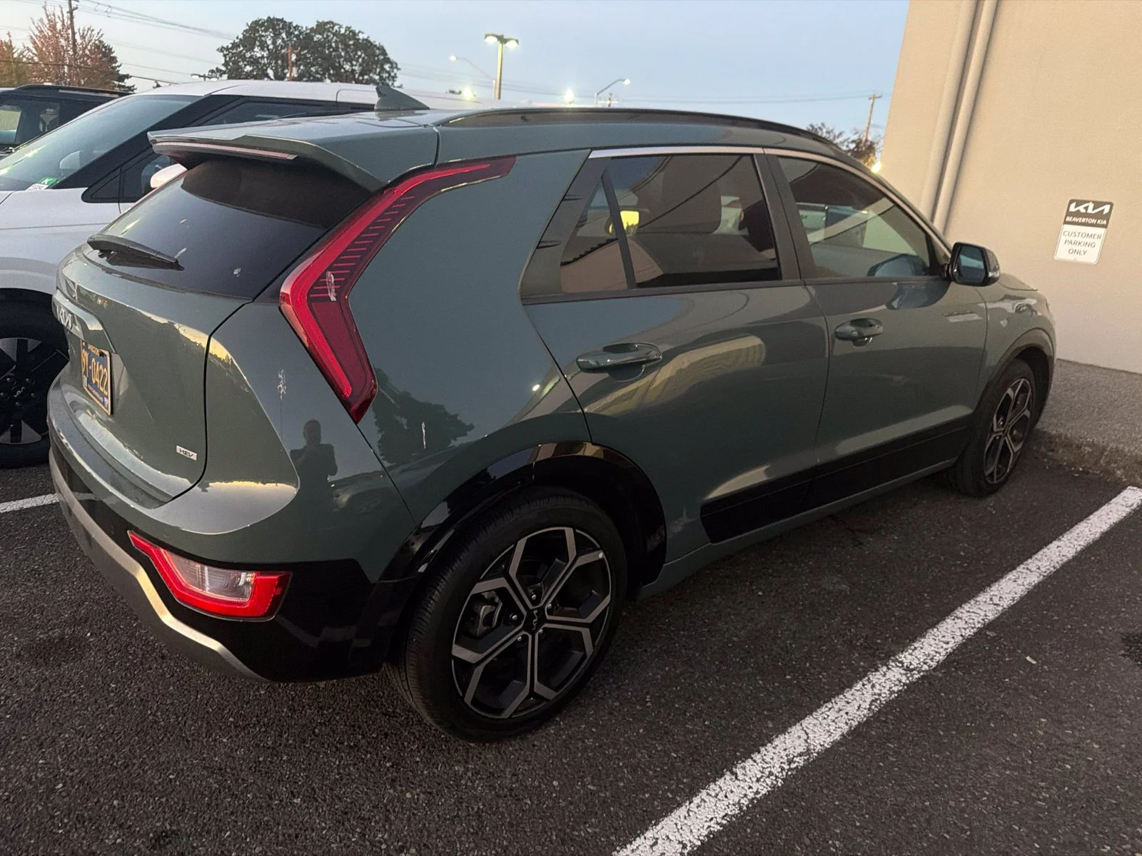 Used 2023 Cityscape Green Kia EX Touring image 3