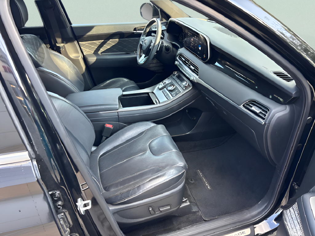 Used 2023 White GMC Denali image 12