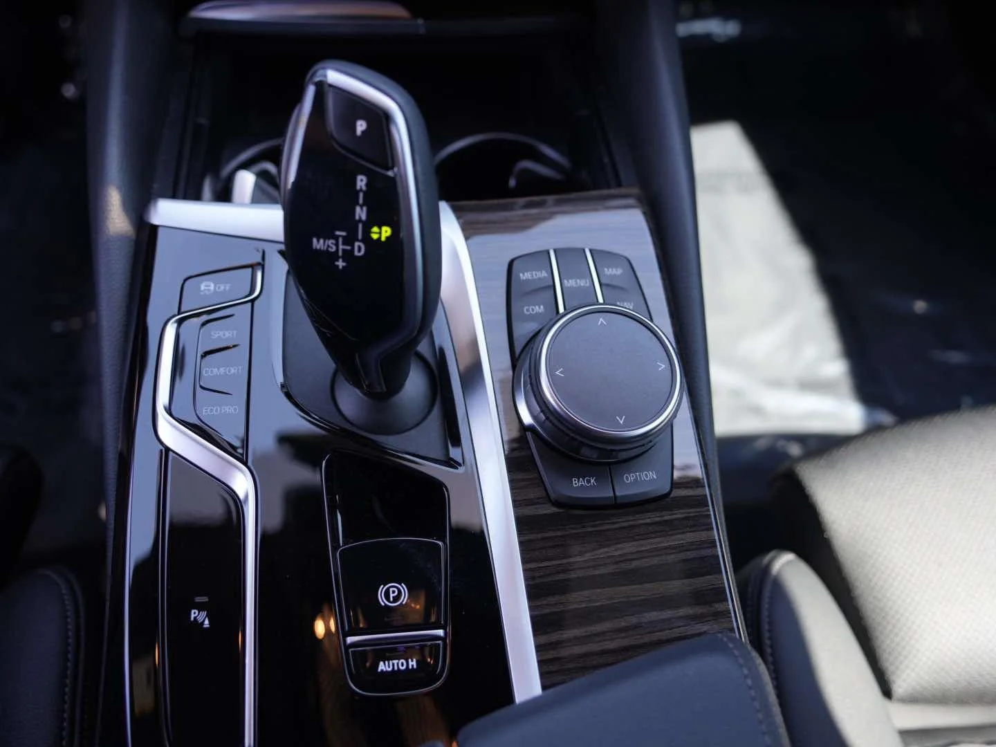 Used 2023 Jet Black BMW 530i Sedan image 21