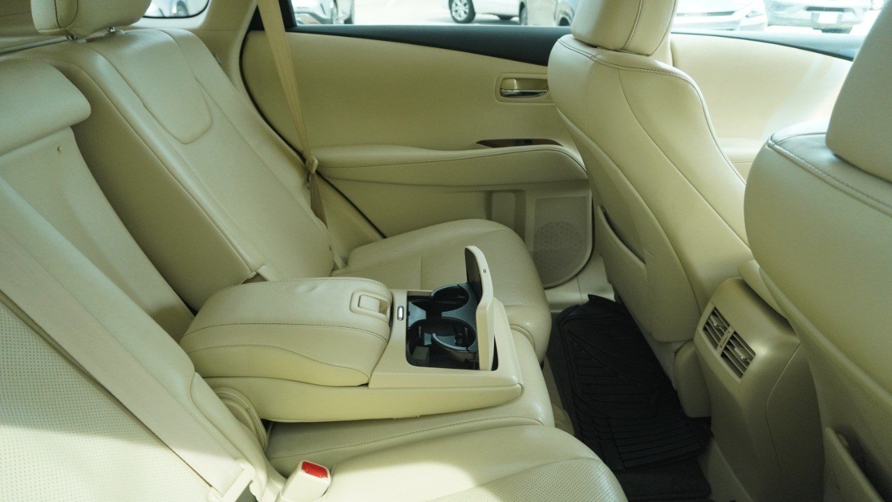 Used 2013 Black Lexus  image 12