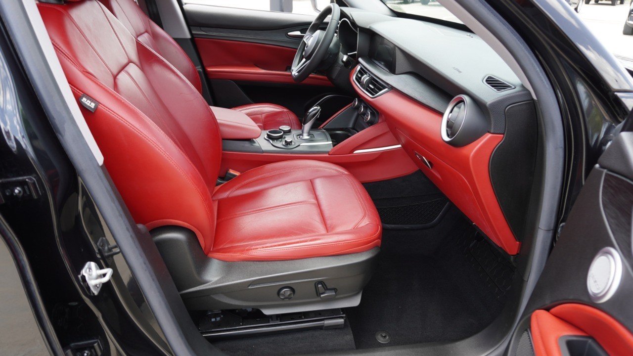 Used 2018 Black Alfa Romeo  image 14