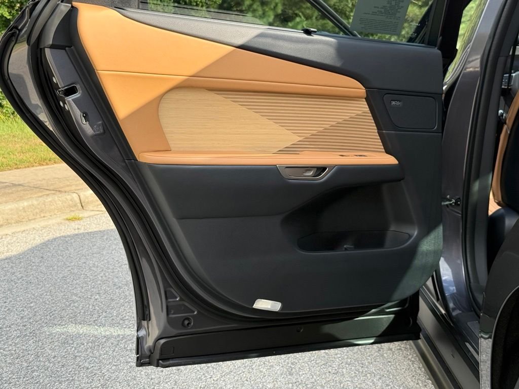 New 2026 Cloudburst Gray Lexus ES 350e LUXURY image 20