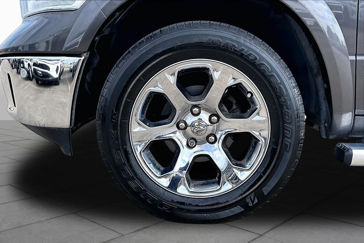 Used 2018 Granite Crystal Metallic Clearcoat Ram Laramie image 11