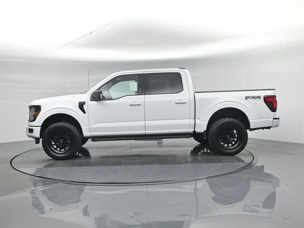New 2026 Oxford White Ford XLT image 30