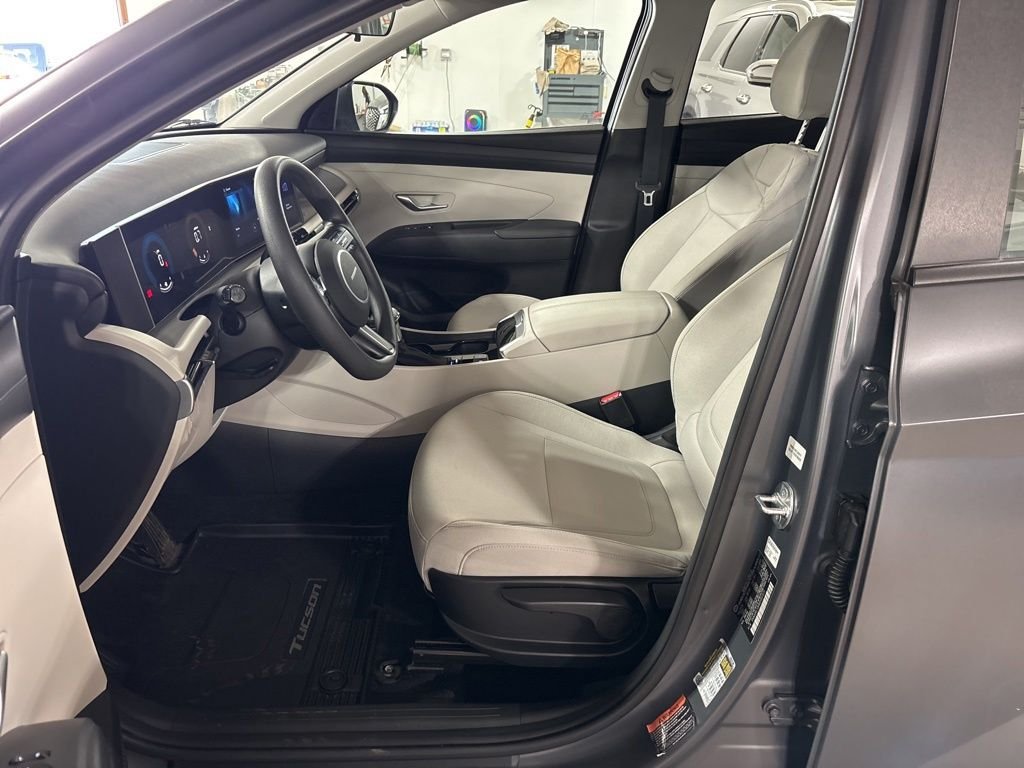 Certified Used 2025 Gray Hyundai SE image 26